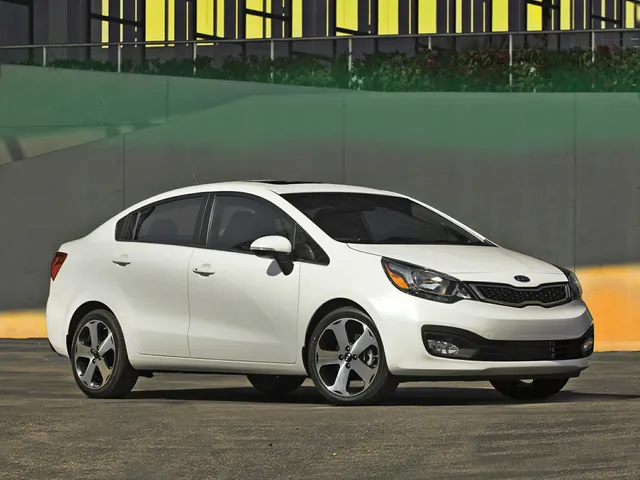Kia Rio (2012) - صورة 1